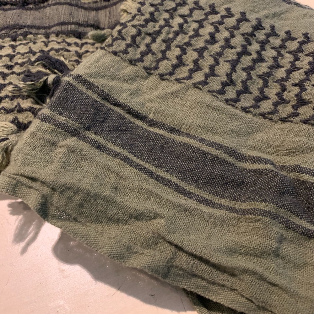 Bedewen Scarf